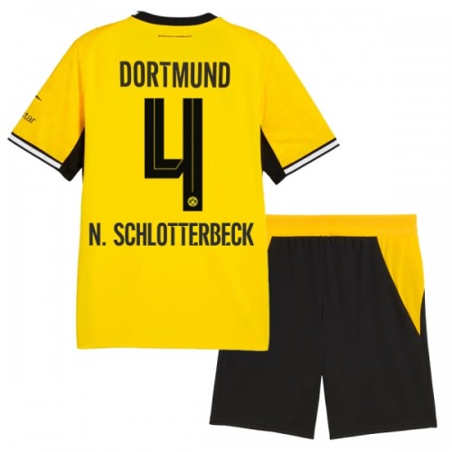 Conjunto Borussia Dortmund N. Schlotterbeck 4 Equipamento Principal 2026-27 - Criança Conjunto Borussia Dortmund N. Schlotterbeck 4 Equipamento Principal 2026-27 - Criança