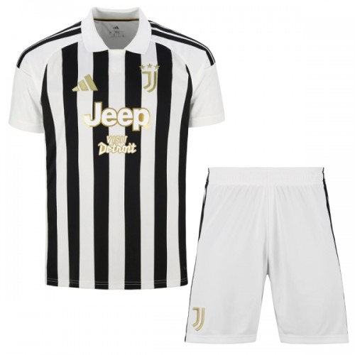 Conjunto Juventus Equipamento Principal 2026-27 - Criança Conjunto Juventus Equipamento Principal 2026-27 - Criança