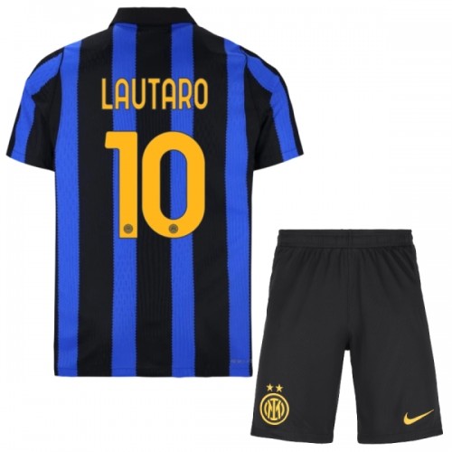 Conjunto Inter Milan Lautaro 10 Equipamento Principal 2026-27 - Criança Conjunto Inter Milan Lautaro 10 Equipamento Principal 2026-27 - Criança