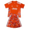 Conjunto Juventus Guarda Redes Equipamento Principal 2026-27 - Criança Conjunto Juventus Guarda Redes Equipamento Principal 2026-27 - Criança