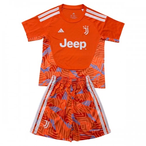 Conjunto Juventus Guarda Redes Equipamento Principal 2026-27 - Criança Conjunto Juventus Guarda Redes Equipamento Principal 2026-27 - Criança
