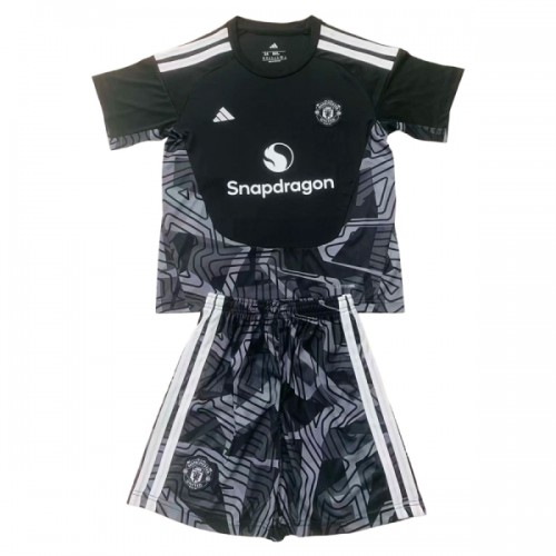 Conjunto Manchester United Guarda Redes 2026-27 Preta - Criança Conjunto Manchester United Guarda Redes 2026-27 Preta - Criança