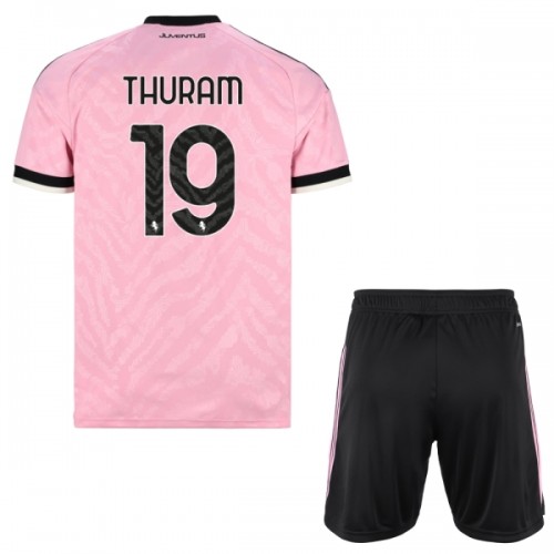 Conjunto Juventus Thuram 19 Equipamento Alternativo 2026-27 - Criança Conjunto Juventus Thuram 19 Equipamento Alternativo 2026-27 - Criança