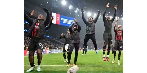 AC Milan 0-0 Tottenham, com uma pontuação total de 1 a 0 para entrar no top 8 após 11 anos