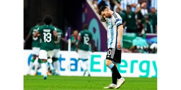 A primeira partida da Argentina na Copa do Mundo, perdeu por 1-2 para a Arábia Saudita