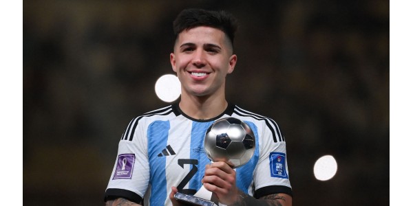 O Chelsea já gastou 230 milhões de euros para contratar 7 jogadores neste inverno, ainda tentando contratar Enzo O Chelsea já gastou 230 milhões de euros para contratar 7 jogadores neste inverno, ainda tentando contratar Enzo