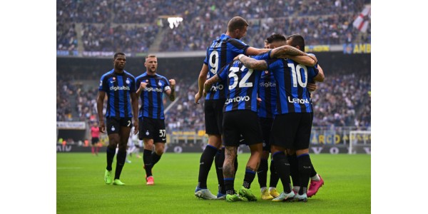 Inter de Milão derrotou facilmente o FC Viktoria Plzen por 4 a 0, avançou para as oitavas de final