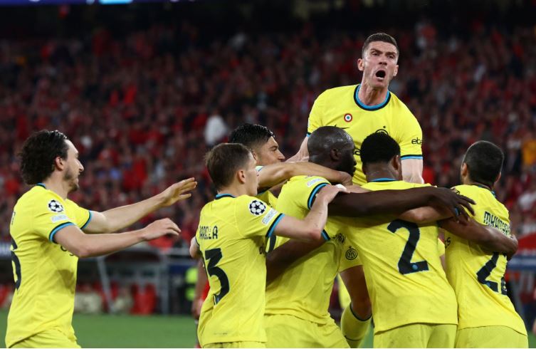Liga dos Campeões: Benfica 0:2 Inter Milão, Barella e Lukaku marcaram
