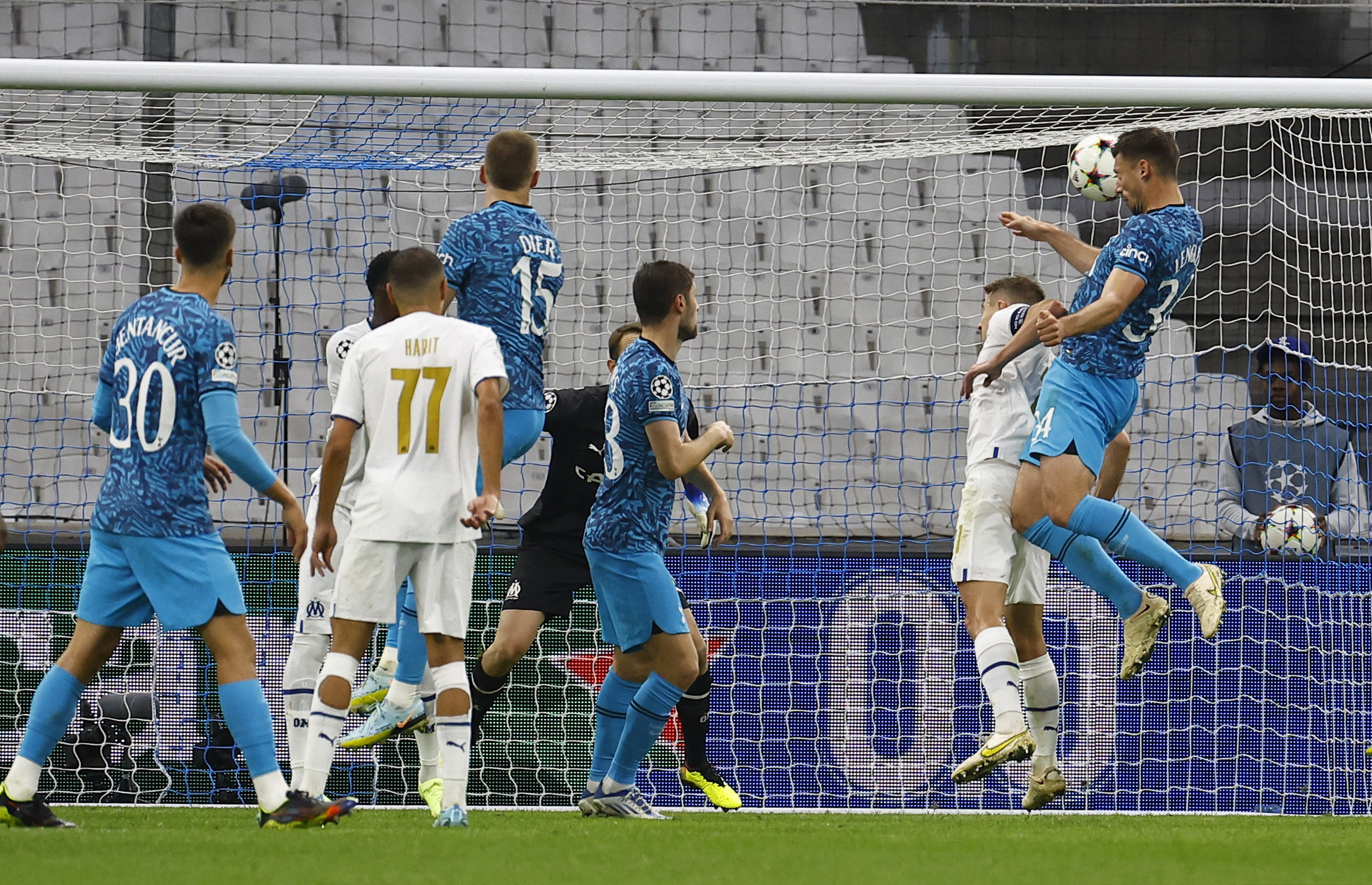 Tottenham inverteu a vitória sobre o Marselha por 2 a 1, liderou o grupo e avançou para as oitavas de final